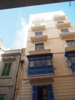 V86 - Sliema Balluta Old College Apt - Bed and Breakfast