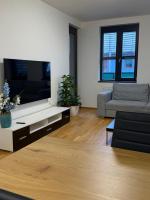 Modern Apt with Own Parking - B&B Praga
