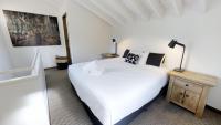 Studio Loft (Sleeps 2)