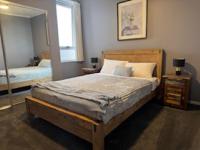 The Perfect Host @ Curtis Apartments - B&B