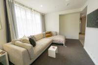 Touch of Class CBD, free park - B&B