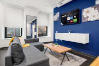 CozySuites Stunning 1BR in Downtown Pitts #13 - B&B