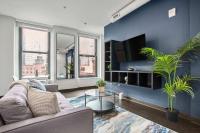 CozySuites Stunning 1BR in Downtown Pitts #28 - B&B