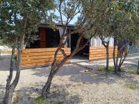 Mobile home Pelin with shared pool - B&B Pirovac