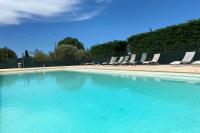 04B4 Beau studio dans un mas provençal - piscine - Chambres d’hôtes Brunet