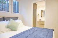 Deluxe One-Bedroom Apartment