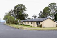 Leo's Beach Haven - Bed and Breakfast Batehaven