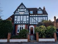 Chic Private Room in Shared Flat Free Parking - B&B Bromley