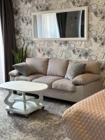 Ексклюзивні апартаменти " VINYL HOUSE" на центральному проспекті, програвач вінілу з платівками, великий Smart TV,преміум-підписки YouTube та онлайн-кінотеатрів , кавомашина, відкритий балкон, ЗВІТНІ ДОКУМЕНТИ - Chambres d'hôtes Kryvyï Rih