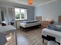 Chambre Lits Jumeaux avec Toilettes Communes