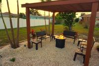 Close To Beach! 3 Bedroom 2 Bath - B&B