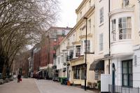 5 Bed Luxury Townhouse with Hot Tub, Rooftop Terrace, Perfect for Groups, Near Cruise Terminal - Bed and Breakfast Southampton