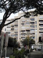 Appartement Spacieux 2 chambres, 4 personnes, Terrasse Vue Port , WIFI gratuit et Parking privé gratuit, lave linge, congélateur, situé près de la plage, commerces, marché et restaurants - B&B