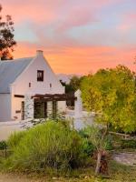 Dove Cottage at Rhebokskraal Olive Estate - Bed and Breakfast McGregor