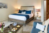 Castle Rock Ste-Deluxe Suite with Ocean View Spa Bath & Decks-Adults-No Pets