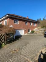 FeWo-Broda-Dorf mit Garage -Tollensesee Strand- - B&B Nuevo Brandeburgo