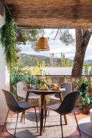 Costa Madrid Apartment Sleeps 5 with Terrace - Chambres d'hôtes San Martín de Valdeiglesias