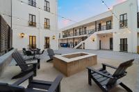 The Artifact Hotel - B&B San Diego