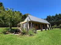 Greenwood Bungalow - Stylish Retreat - B&B Otaki