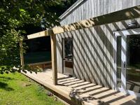 Greenwood Bungalow - Stylish Retreat - B&B Otaki
