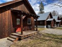 Methow River Lodge Cabins - B&B