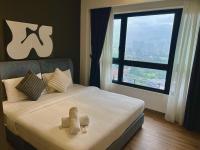 Two-Bedroom Apartment with City View