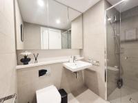 Timeless Black n White Charm 2BR w Kids room - B&B Sídney