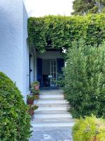 Beachfront Family Villa - Bed and Breakfast Eretria