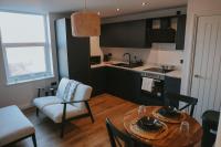 Modern First Floor Apartment, Fourth Avenue - B&B