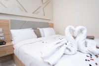 Deluxe Double Room with Pyramids View