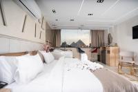 Deluxe Double or Twin Room with Spa Bath Pyramids View