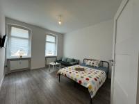 New flat for 7 Special price per month 4 Rooms - B&B Zeitz