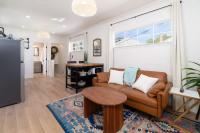 Modern 1-BR Apartment Close to Downtown Vibes - B&B