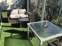 Studio mit Gartenblick