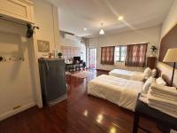 Twin Room with Private Bathroom