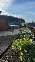 Lochinvar - Highland Log Cabin with Private Hot Tub - Chambres d’hôtes Airdrie
