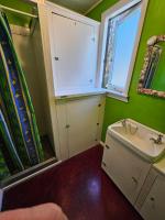 Old Kiwi Bach by the Sea - B&B Waihi Beach