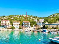 RIVA Seafront holiday apartments - B&B Rogoznica