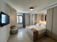 One-Bedroom Apartment with Terrace