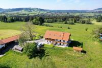 Beautiful new building attic apartment Viktoria - Ferienwohnung Böbing