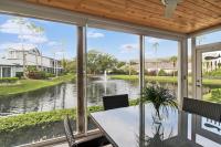 Lakefront Siesta Key condo with private beach access - Bed and Breakfast Siesta Key