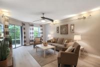 Garden view Siesta Key condo - Pickleball, 2 pools, beach access - Bed and Breakfast Siesta Key