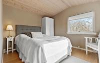 One-Bedroom Holiday Home