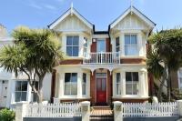 West Hill Retreat Seaview Balcony Loft Apartment & Free Offstreet Parking - B&B Hastings