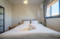 Appartamento con 2 Camere da Letto, Balcone e Vista mare