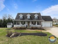 Chic Lake Geneva Retreat Spring & Summer Getaway Near Lake & Golf - B&B