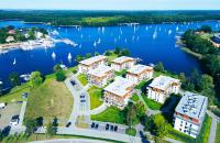 Marina Hello - widok na jezioro, piękne wnętrze, klimatyzacja, winda - B&B Iława
