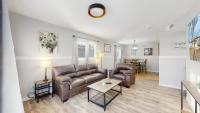 Modern Family Home with Three King Beds Near VA & Anschutz - B&B