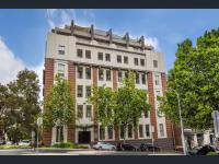 Surry Hills Loft-Style Heritage 1BR - Indoor Pool, Sauna & Gym - B&B Sydney