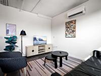 CozySuites NLG - Modern 2BR condo #25 - B&B